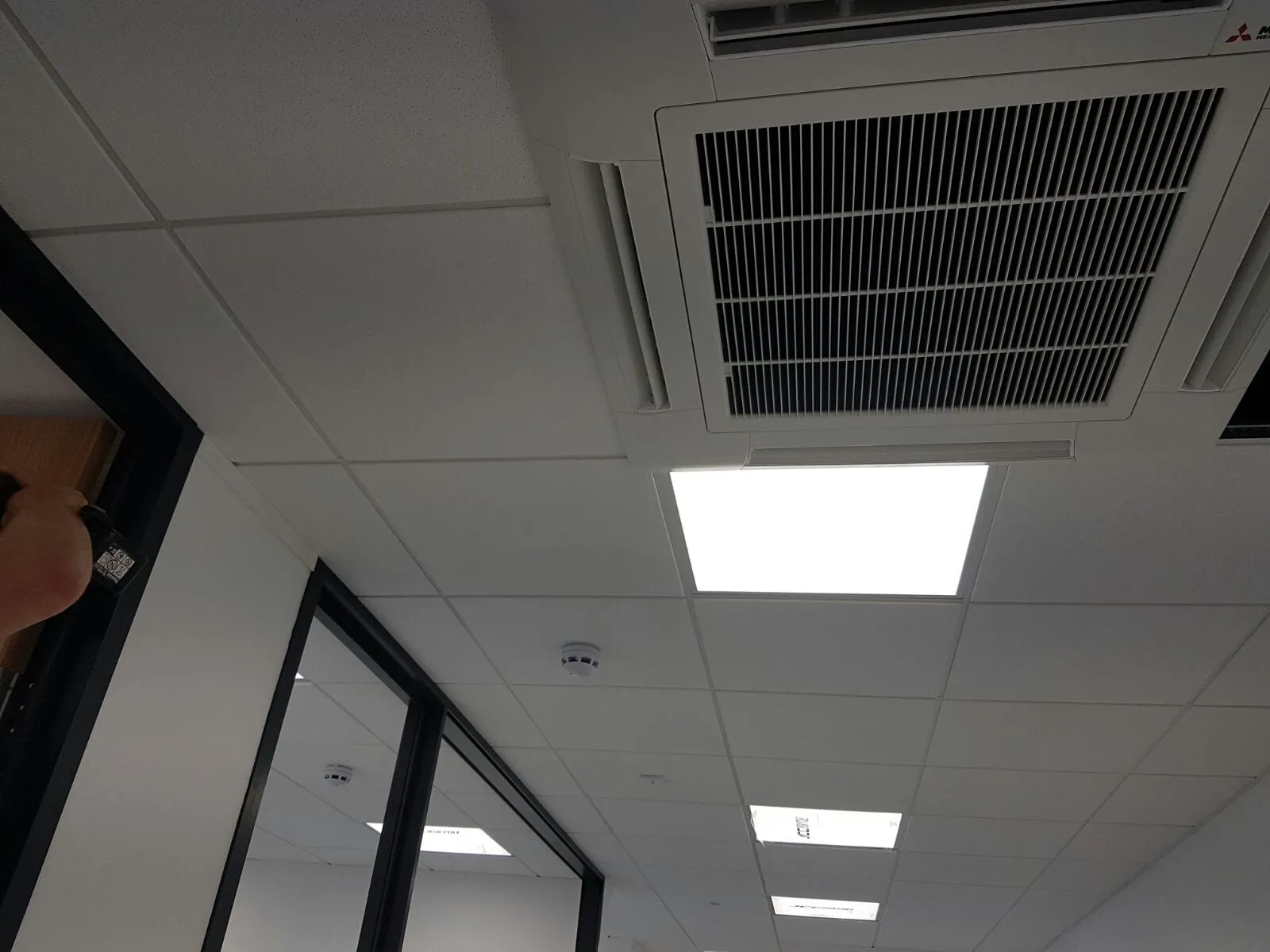 Project: Kew Bridge Piazza: Mitsubishi Air-conditioning Installation